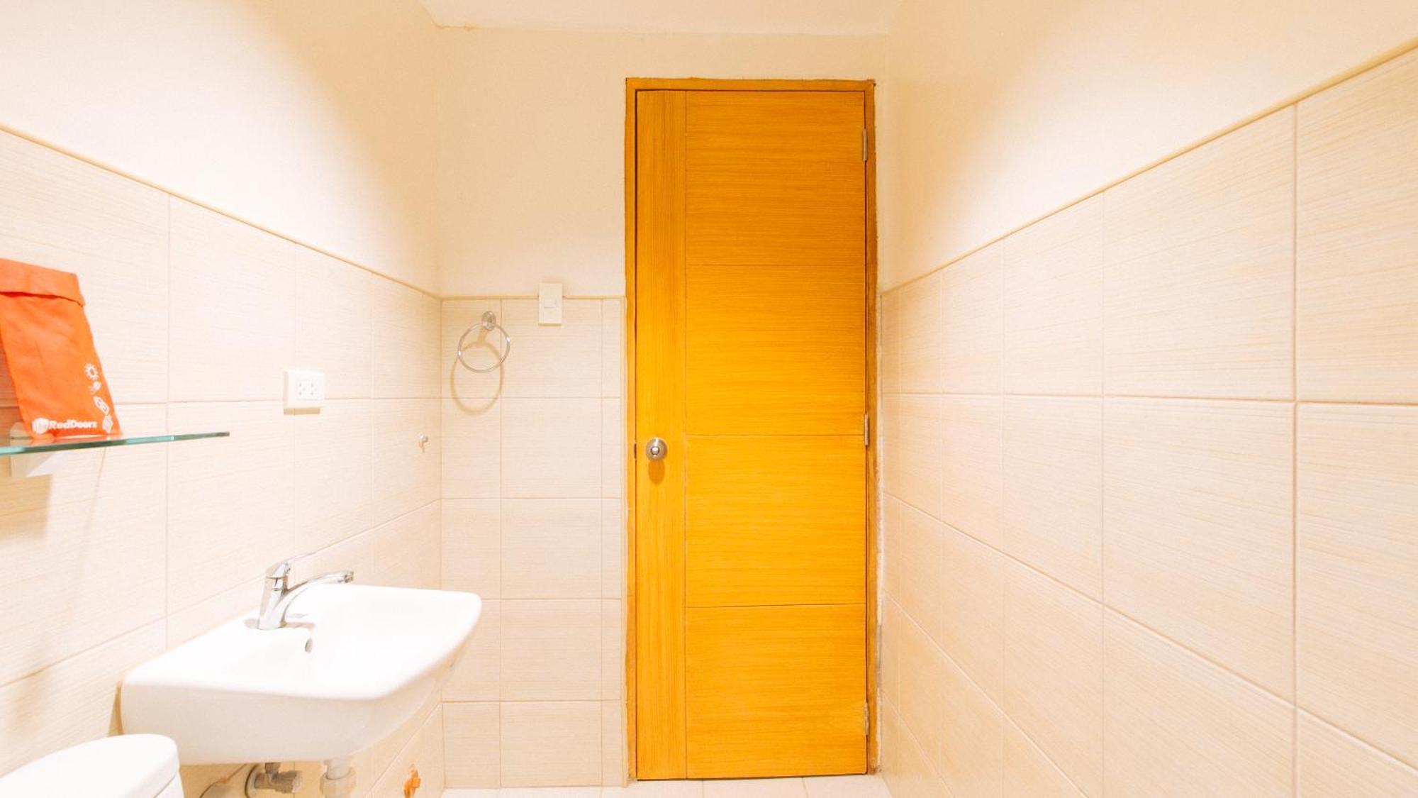 Reddoorz Plus At Alpina Heights Paranaque Paranaque City Exteriör bild