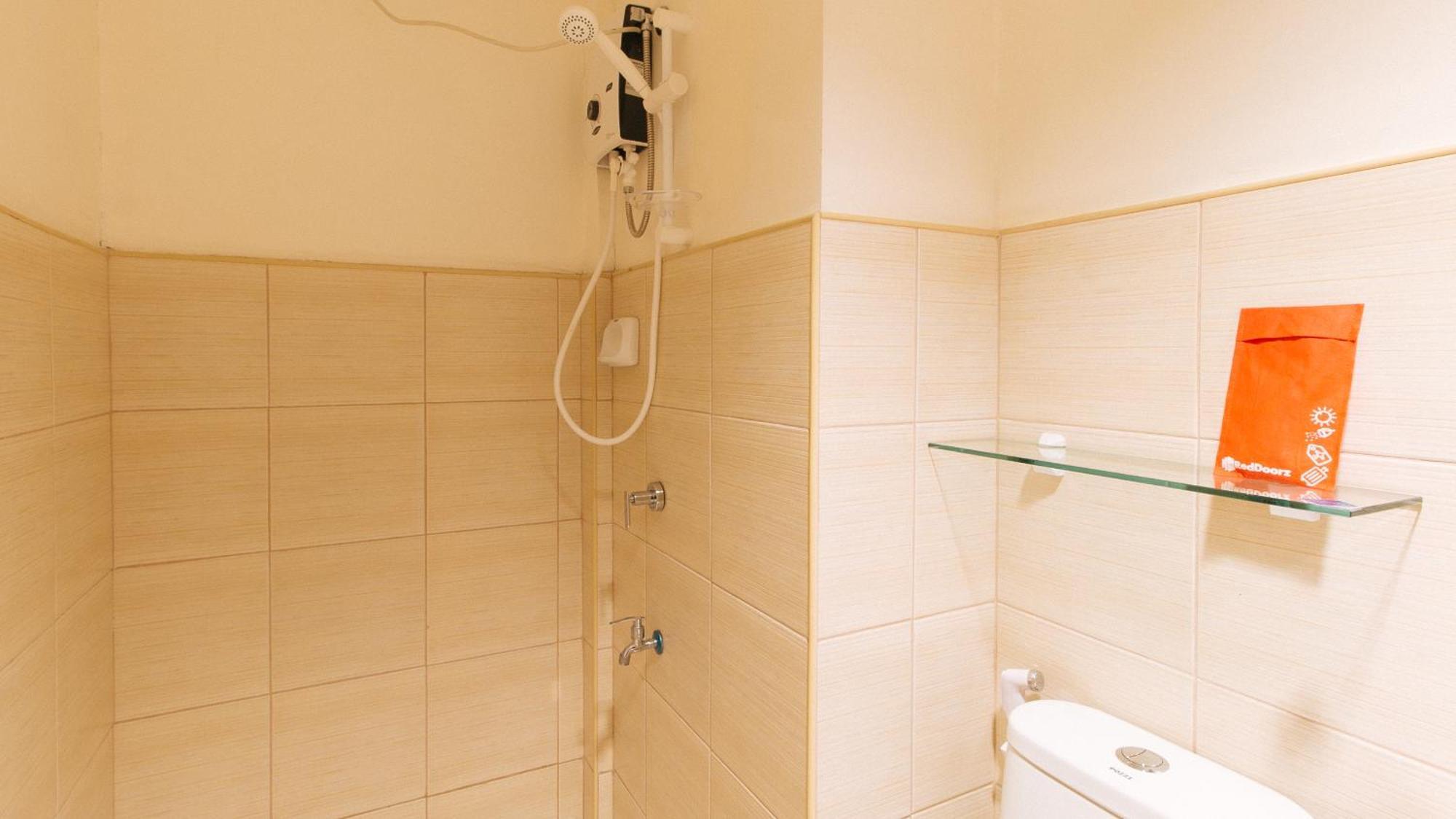 Reddoorz Plus At Alpina Heights Paranaque Paranaque City Exteriör bild