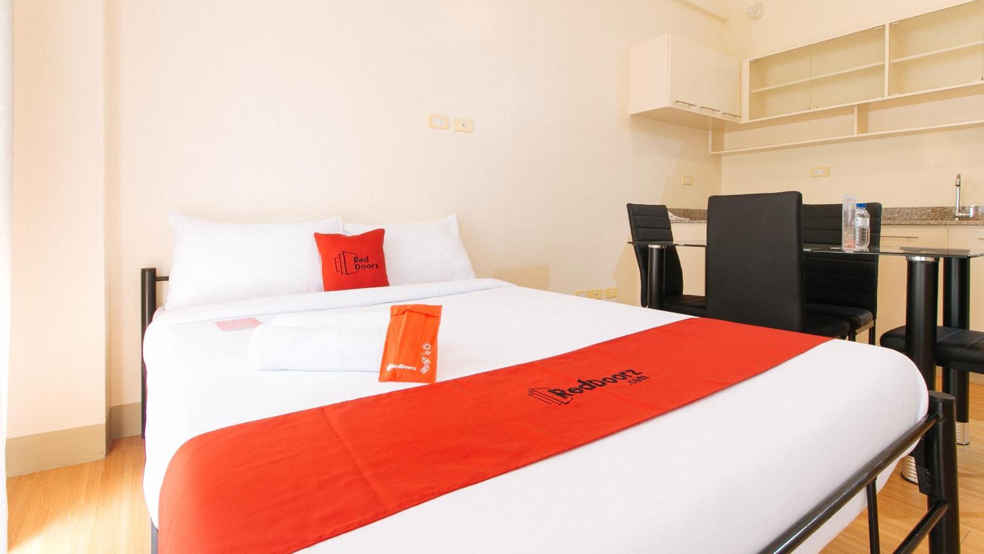 Reddoorz Plus At Alpina Heights Paranaque Paranaque City Exteriör bild