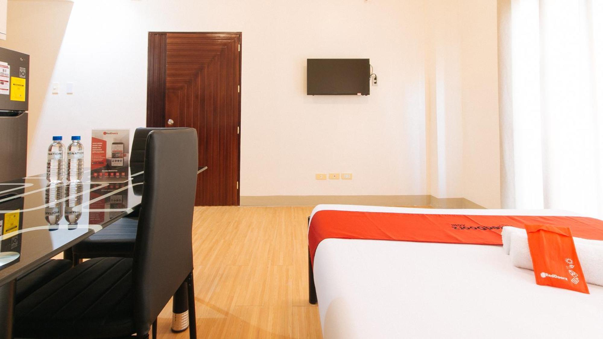Reddoorz Plus At Alpina Heights Paranaque Paranaque City Exteriör bild