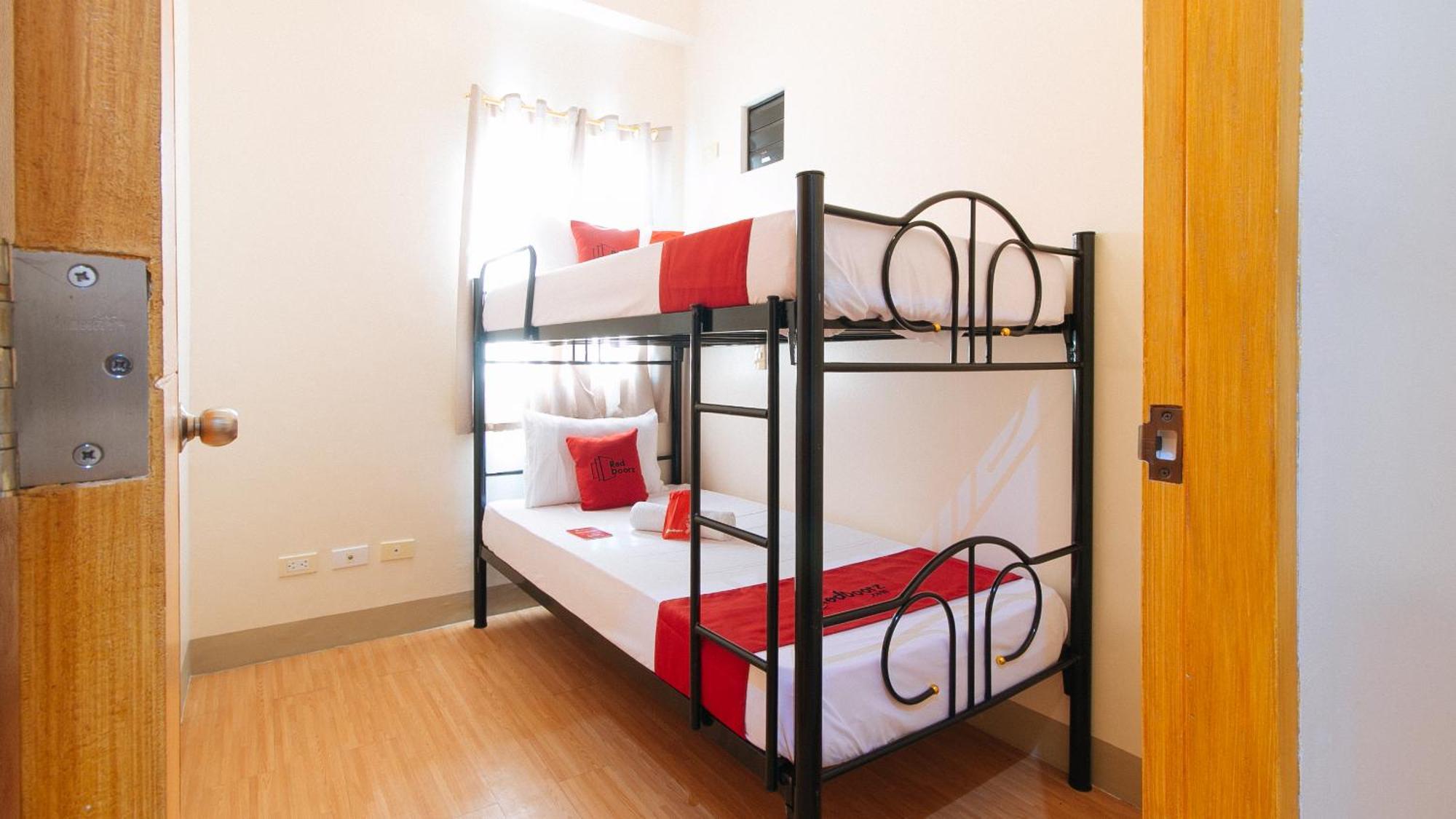 Reddoorz Plus At Alpina Heights Paranaque Paranaque City Exteriör bild