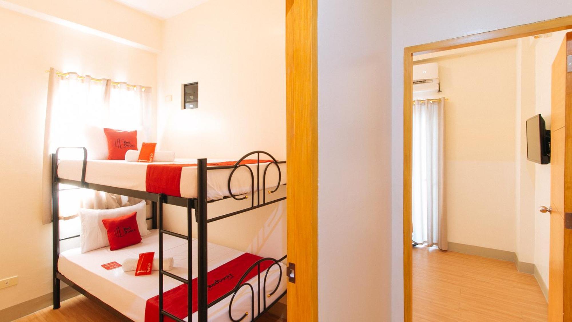 Reddoorz Plus At Alpina Heights Paranaque Paranaque City Exteriör bild