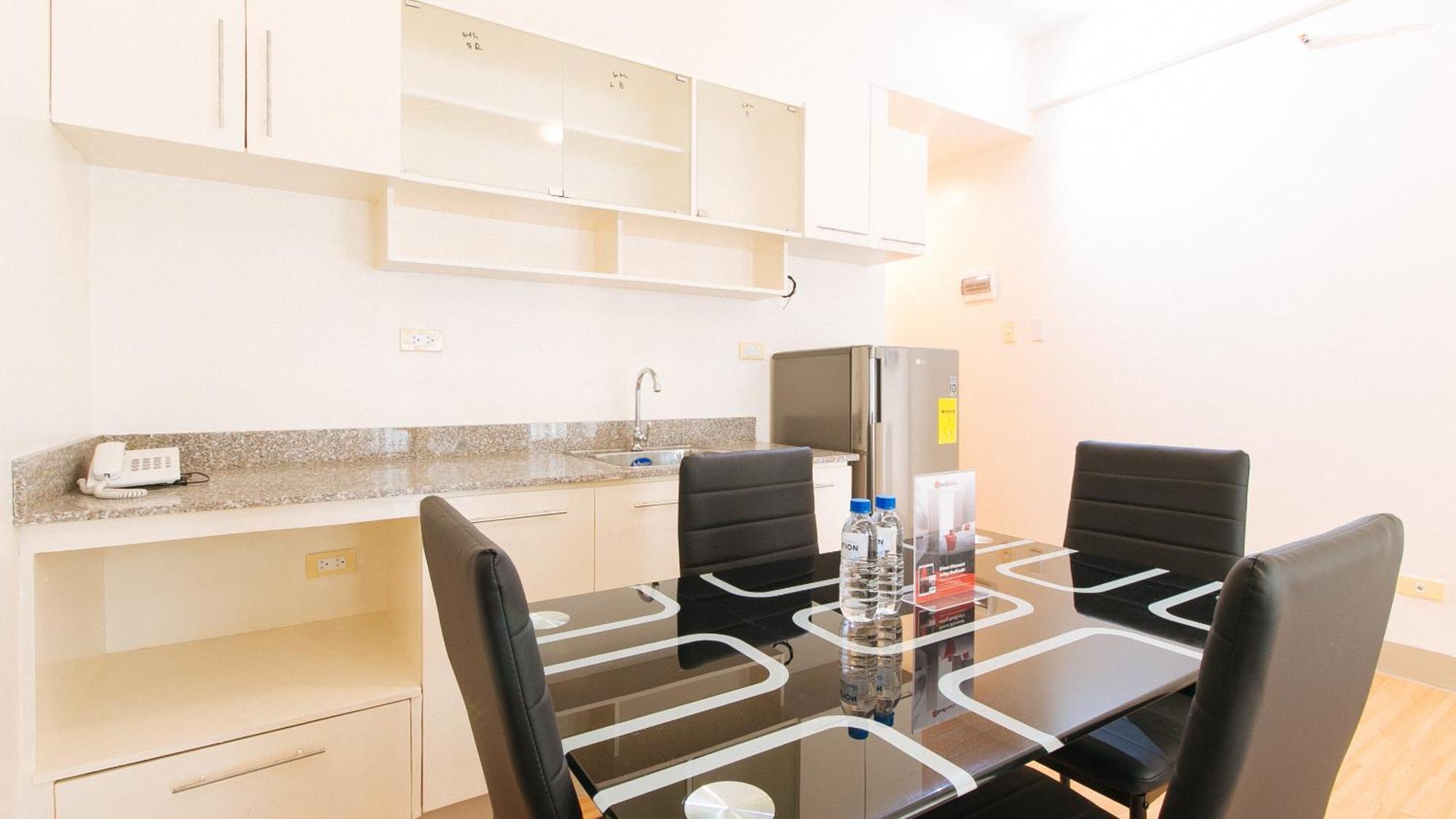 Reddoorz Plus At Alpina Heights Paranaque Paranaque City Exteriör bild