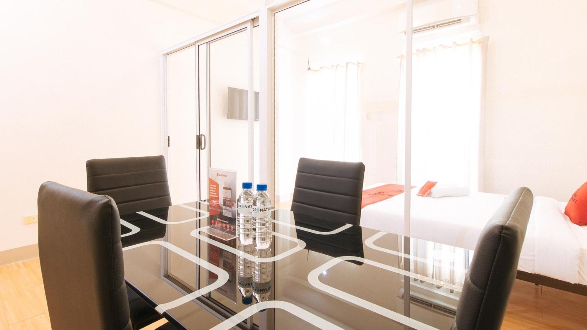 Reddoorz Plus At Alpina Heights Paranaque Paranaque City Exteriör bild