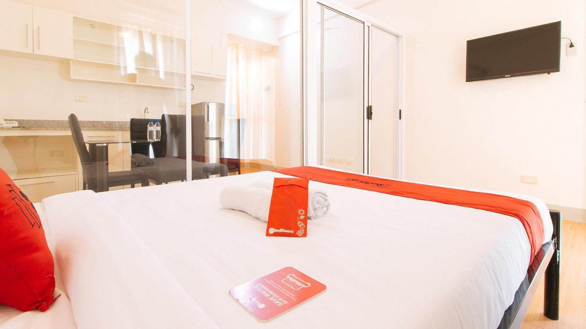 Reddoorz Plus At Alpina Heights Paranaque Paranaque City Exteriör bild