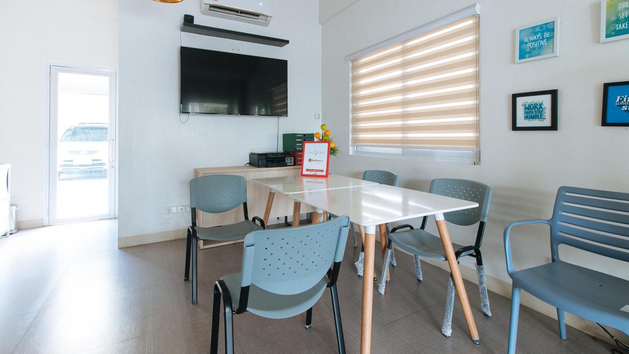 Reddoorz Plus At Alpina Heights Paranaque Paranaque City Exteriör bild
