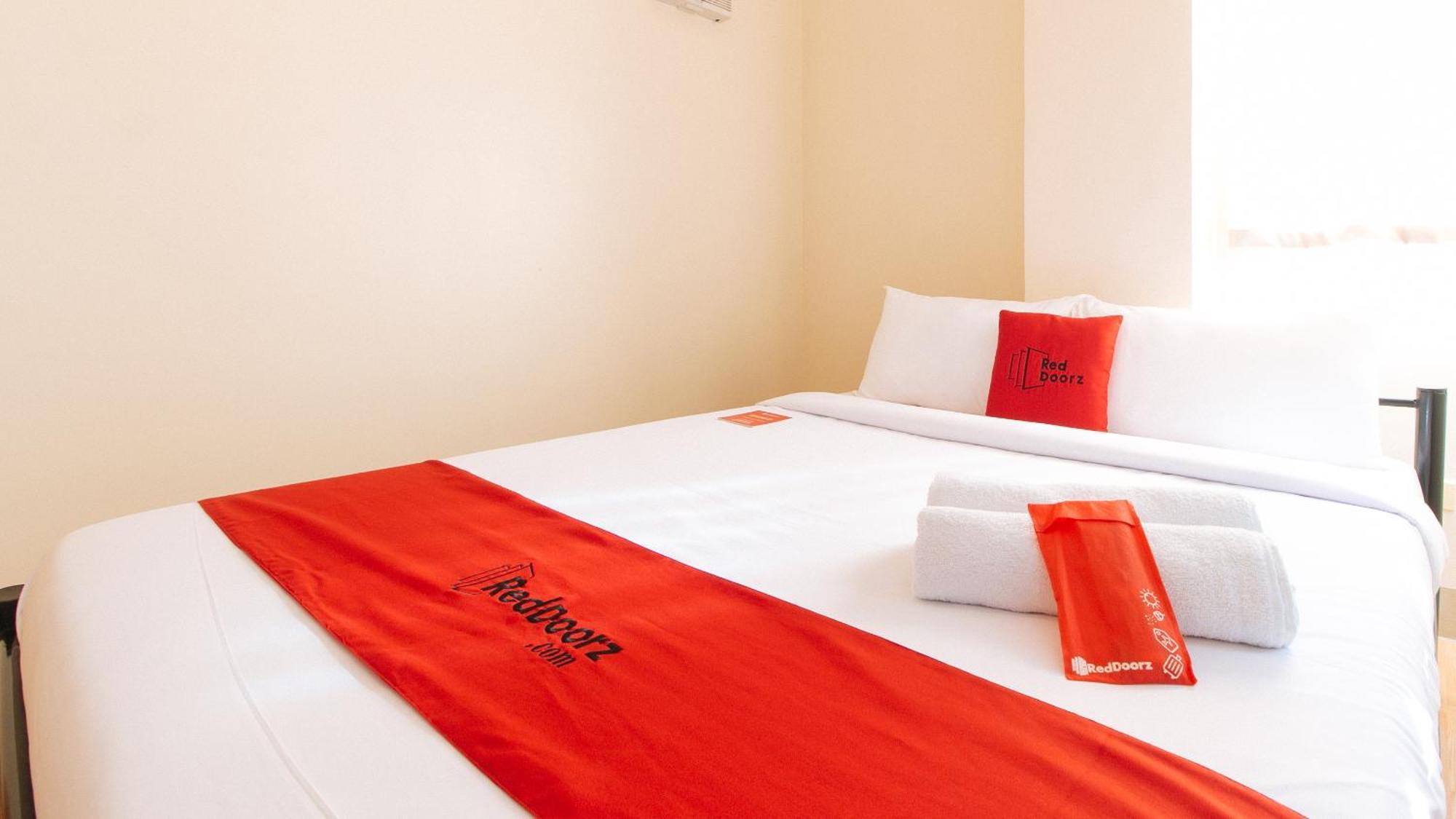 Reddoorz Plus At Alpina Heights Paranaque Paranaque City Exteriör bild